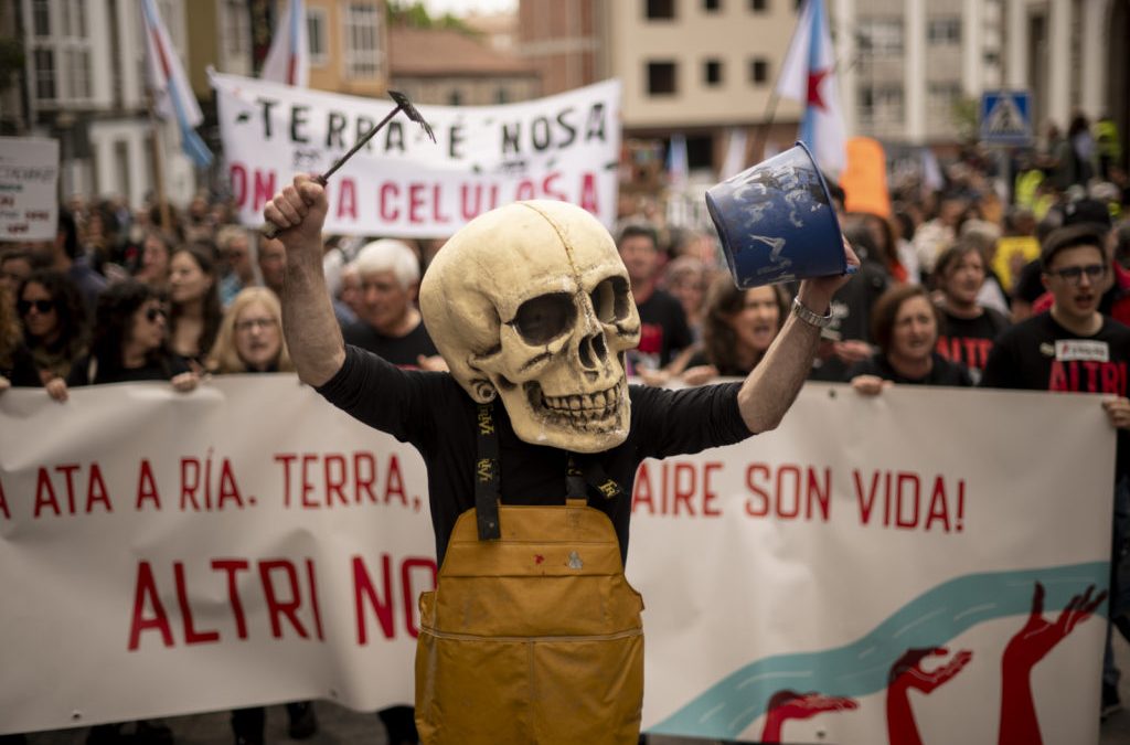 Las consecuencias socioambientales de la industria papelera en Galicia y más allá de sus fronteras